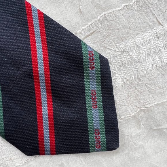 Vintage Gucci100% Silk Necktie - Picture 2 of 4